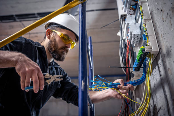 Best Affordable Emergency Electrician  in Briarcliff Manor, NY